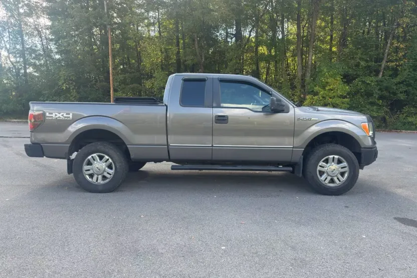 2013 Ford F-150 STX photo 1