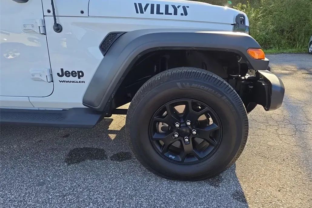 2021 Jeep Wrangler Willys photo 1