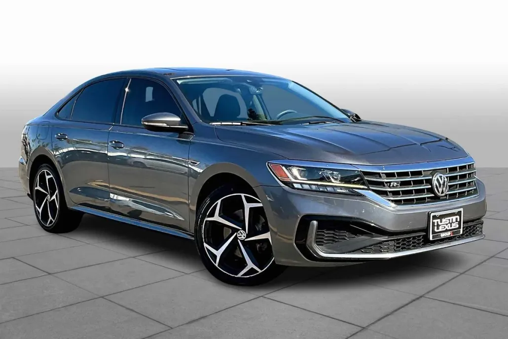 2020 Volkswagen Passat 2.0T R-Line photo 1