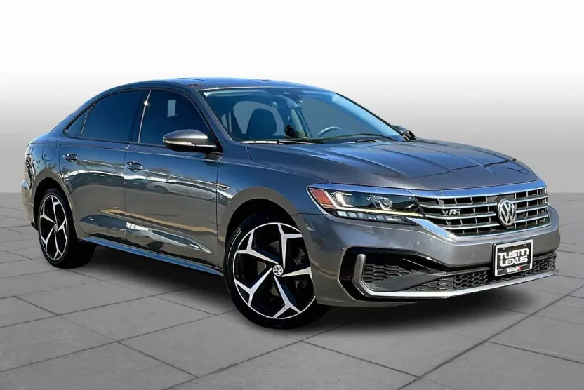 2020 Volkswagen Passat 2.0T R-Line photo 1