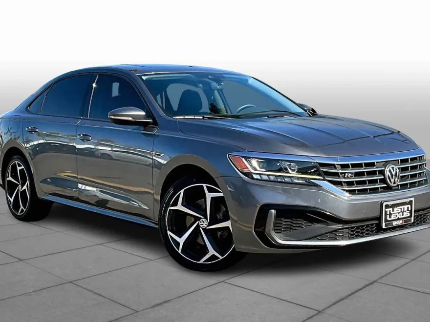2020 Volkswagen Passat 2.0T R-Line photo 1