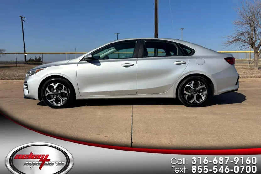 2021 Kia Forte LXS photo 1