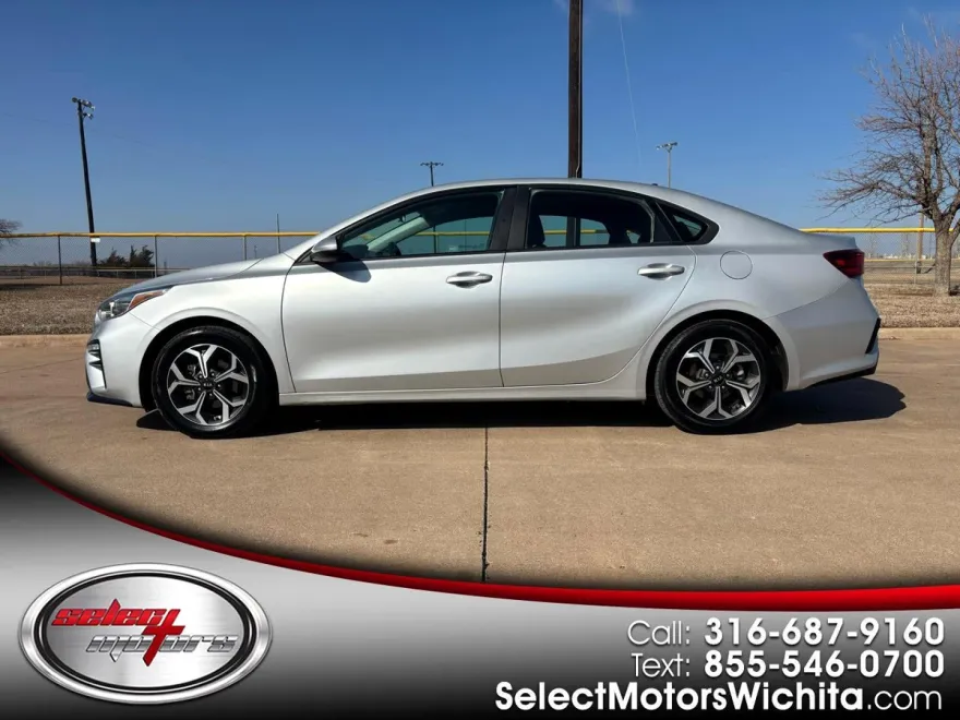 2021 Kia Forte LXS photo 1