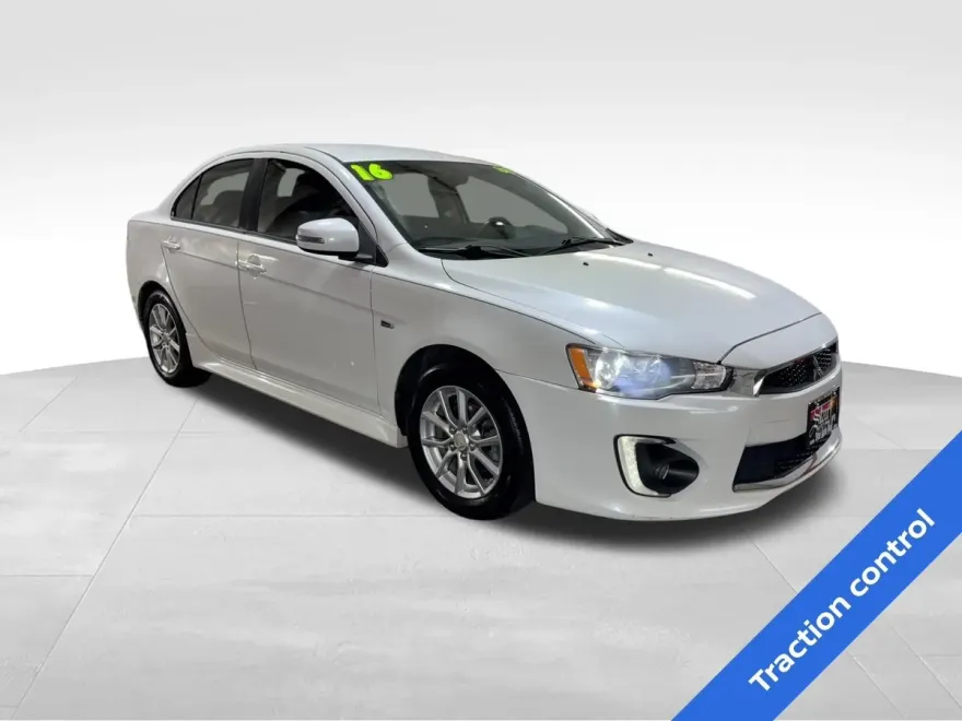 2016 Mitsubishi Lancer ES photo 1