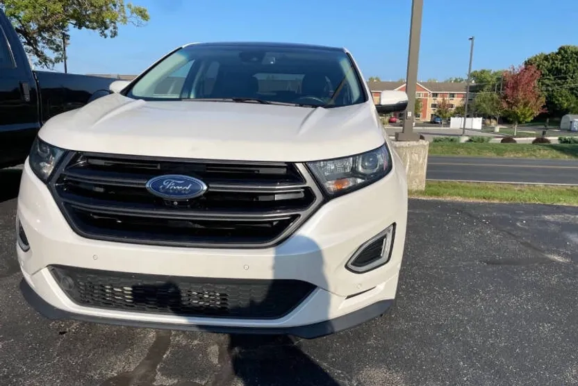 2017 Ford Edge Sport photo 1