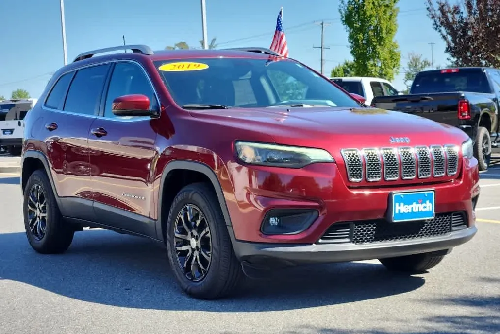 2019 Jeep Cherokee Latitude photo 1