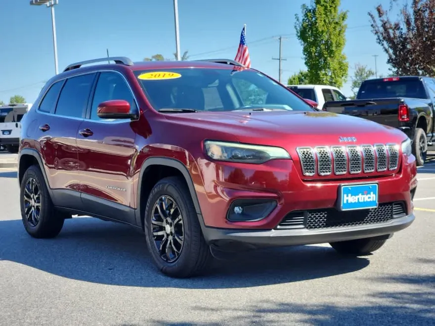 2019 Jeep Cherokee Latitude photo 1