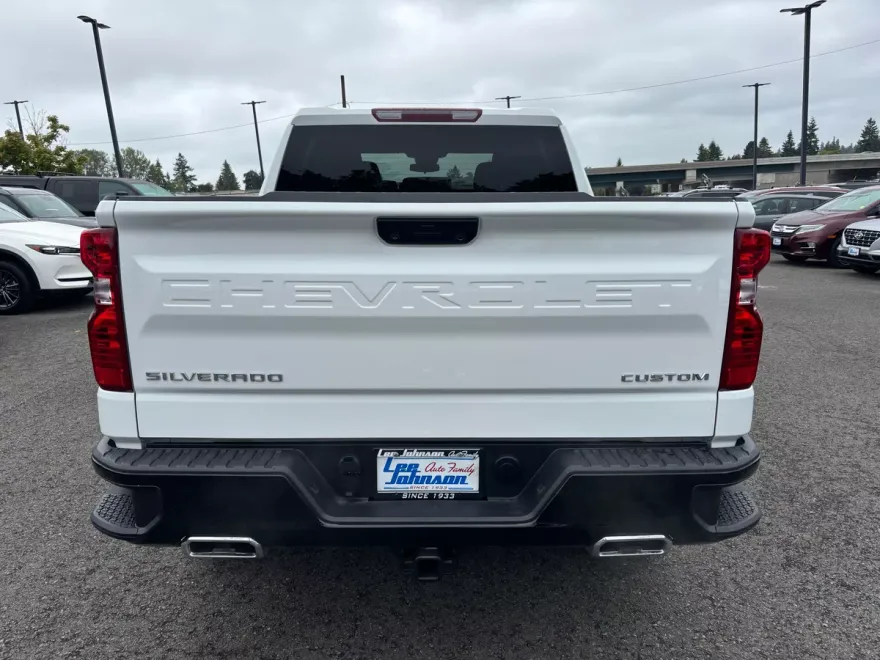 2024 Chevrolet Silverado 1500 Custom Trail Boss photo 1