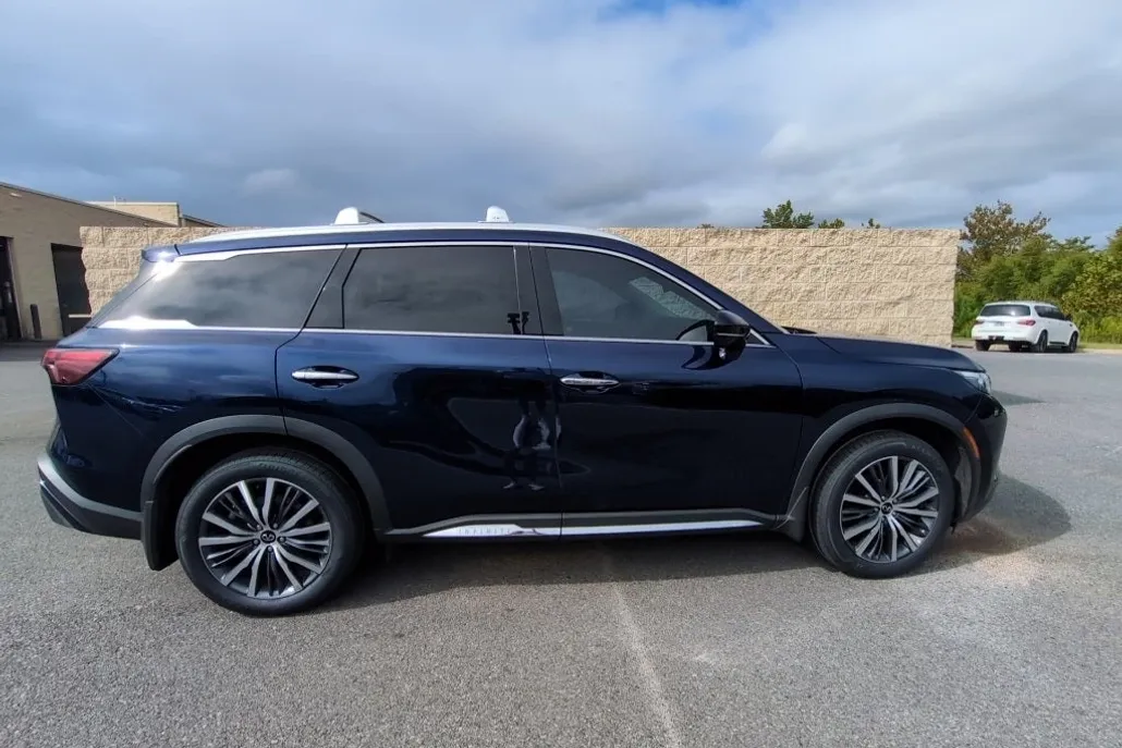 2023 Infiniti QX60 Sensory AWD photo 1