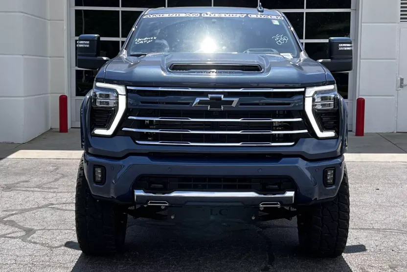 2025 Chevrolet Silverado 2500HD LTZ photo 1