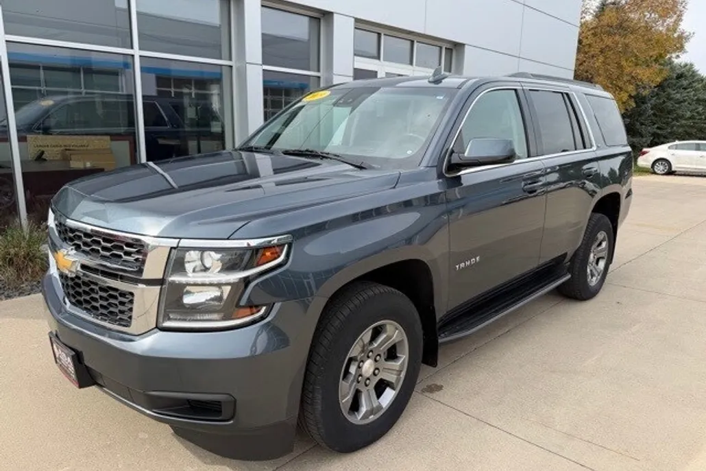 2019 Chevrolet Tahoe LT photo 1