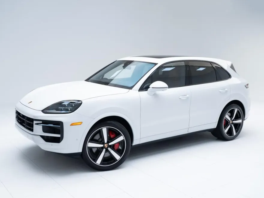 2025 Porsche Cayenne S photo 1
