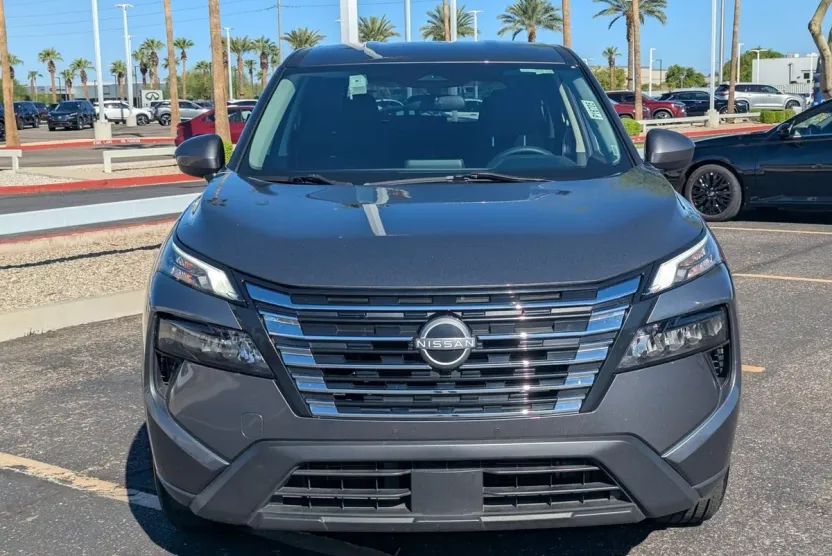 2024 Nissan Rogue SV photo 1