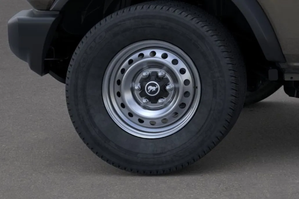 2025 Ford Bronco Base photo 1