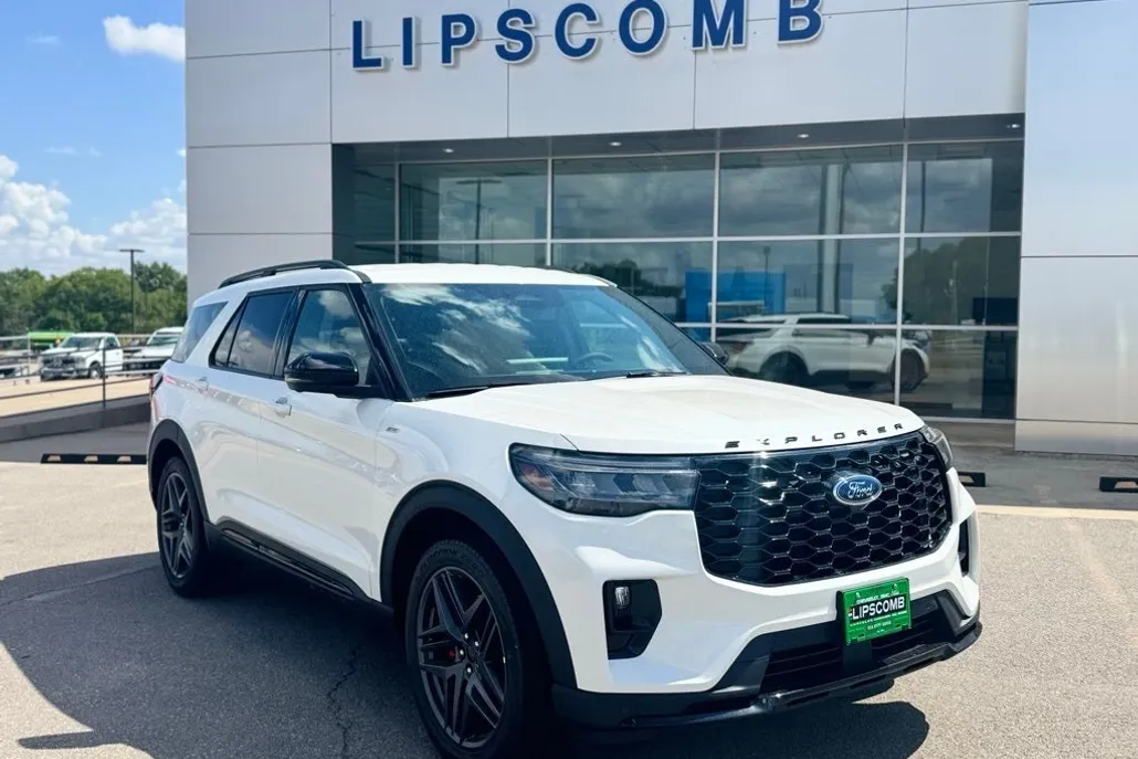 2025 Ford Explorer ST-Line photo 1