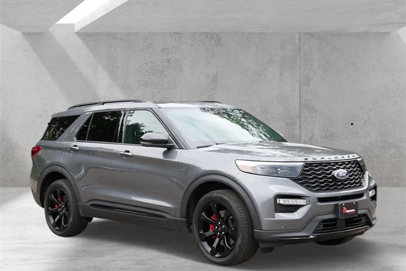2023 Ford Explorer ST photo 1