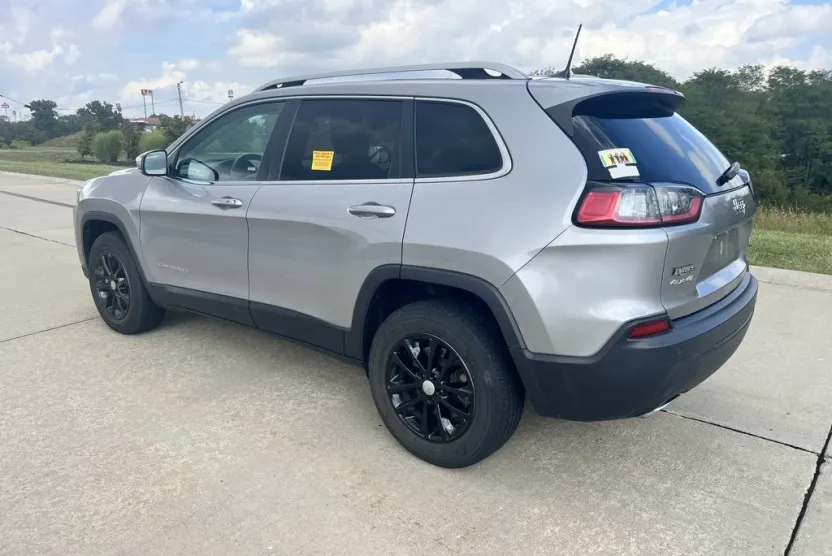 2021 Jeep Cherokee Altitude Latitude Lux photo 1