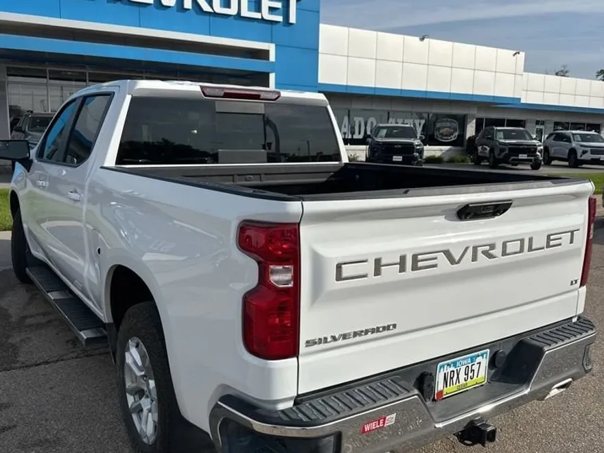 2024 Chevrolet Silverado 1500 LT photo 1