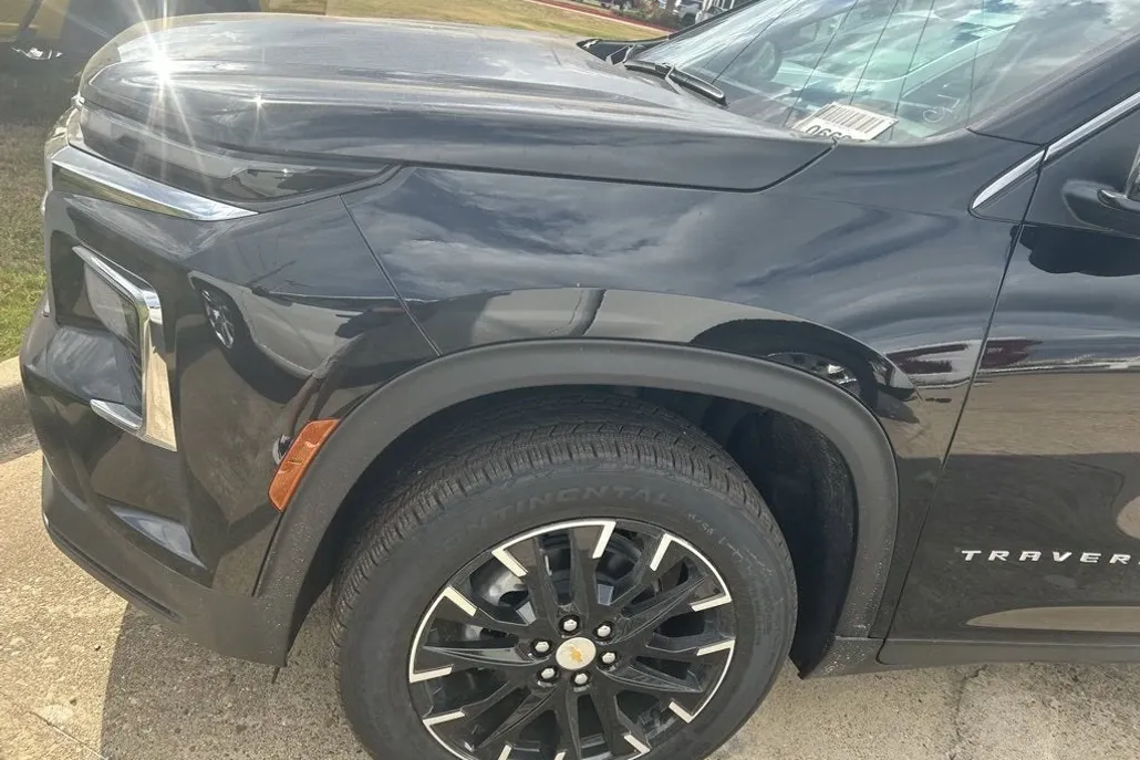2025 Chevrolet Traverse photo 1