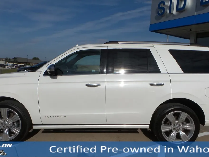 2024 Ford Expedition Platinum photo 1