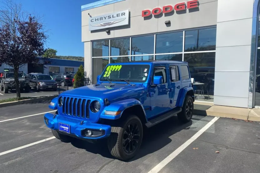 2023 Jeep Wrangler Altitude photo 1