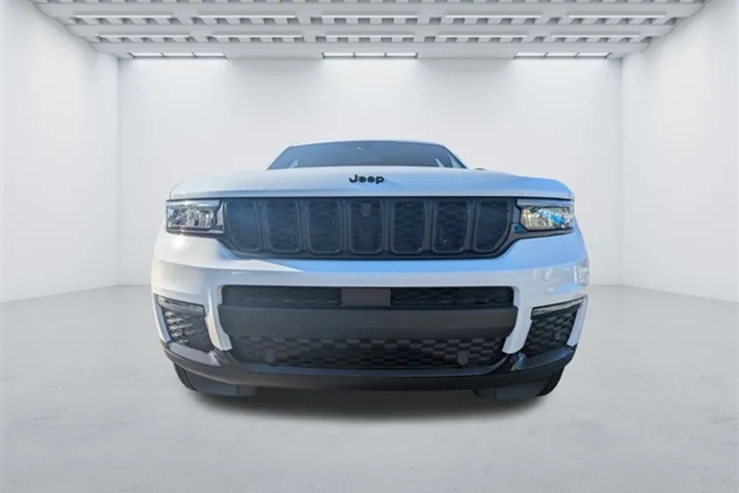 2025 Jeep Grand Cherokee Limited photo 1
