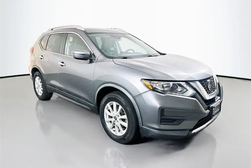 2020 Nissan Rogue SV photo 1