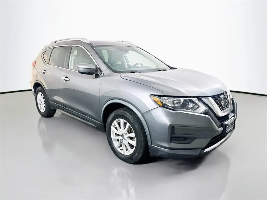 2020 Nissan Rogue SV photo 1