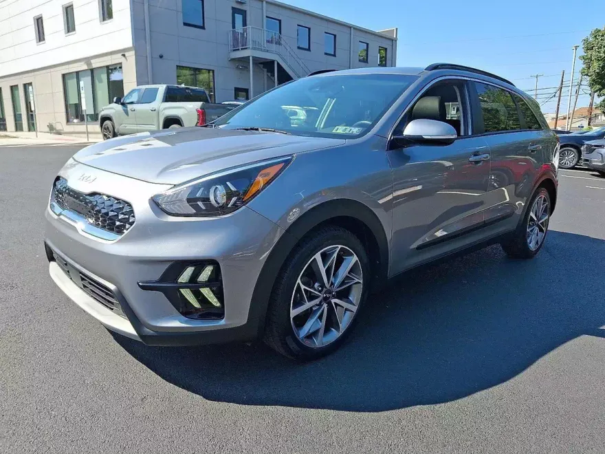 2022 Kia Niro Touring Special Edition photo 1