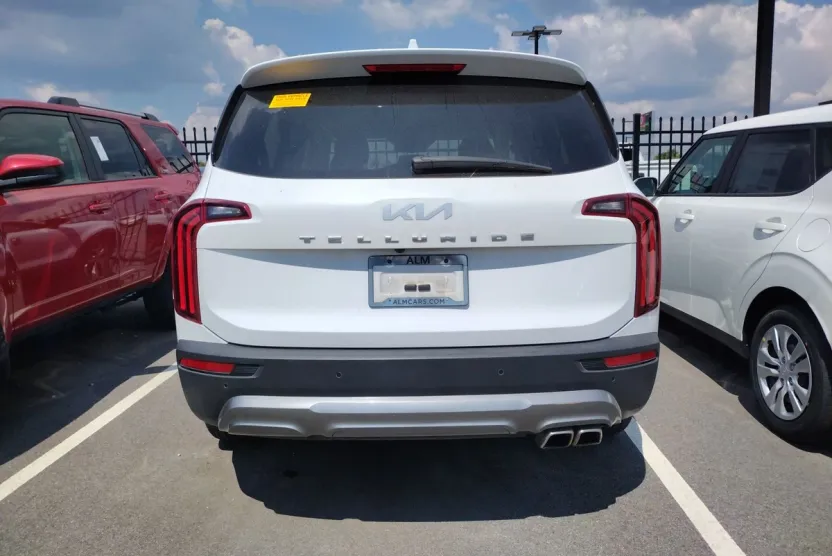 2022 Kia Telluride EX photo 1