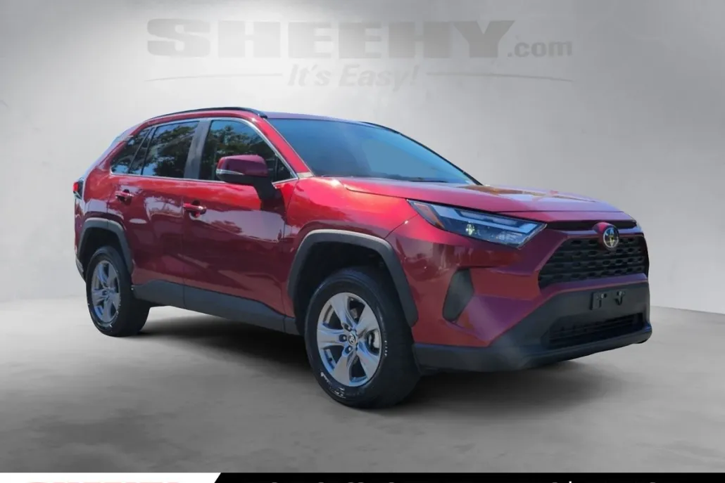 2024 Toyota RAV4 XLE photo 1