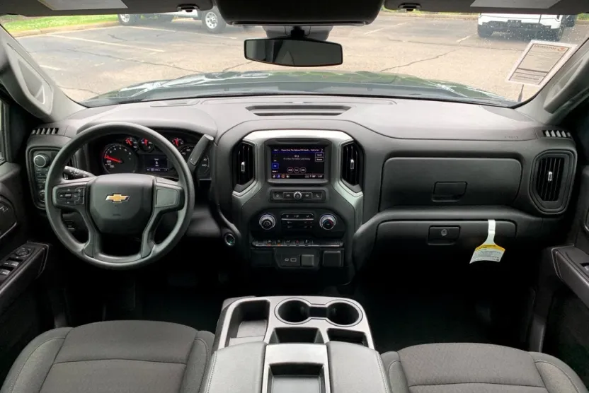 2024 Chevrolet Silverado 1500 Custom photo 1
