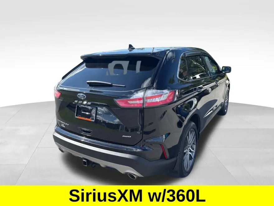 2022 Ford Edge Titanium photo 1