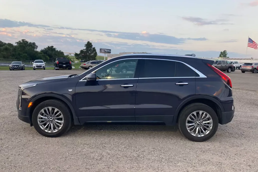 2024 Cadillac XT4 Premium Luxury photo 1