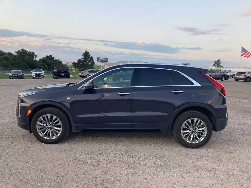 2024 Cadillac XT4 Premium Luxury photo 1
