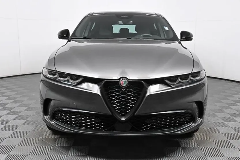 2024 Alfa Romeo Tonale Veloce photo 1