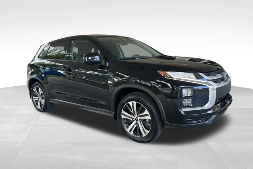 2025 Mitsubishi Outlander Sport ES photo 1