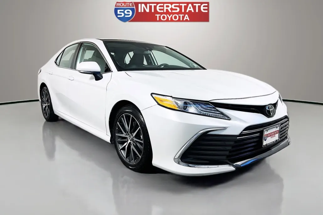 2023 Toyota Camry XLE photo 1