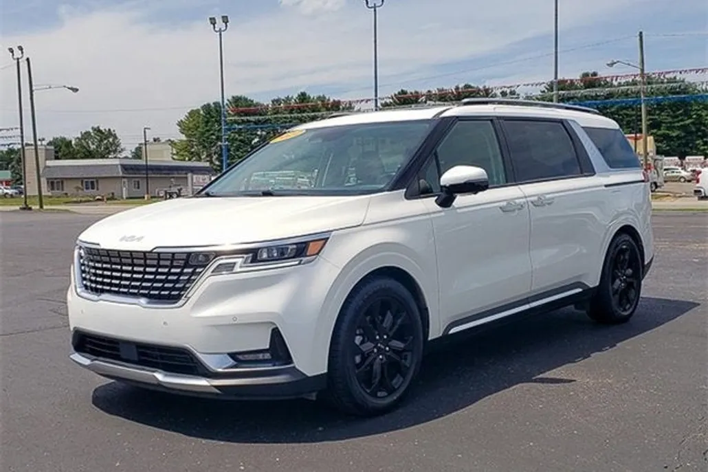 2022 Kia Carnival SX Prestige photo 1