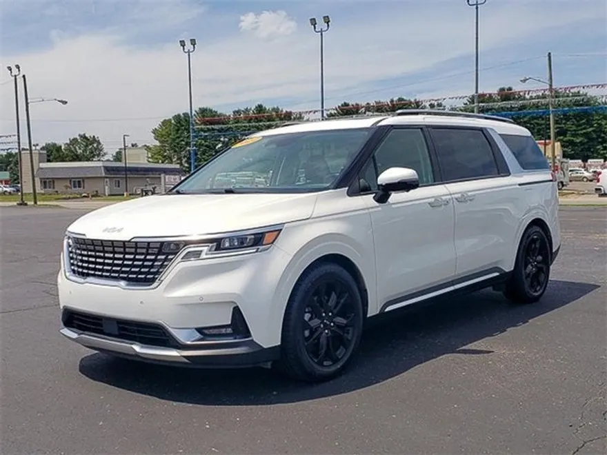 2022 Kia Carnival SX Prestige photo 1