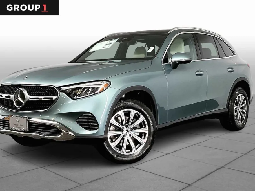 2025 Mercedes Benz GLC 300 4MATIC photo 1