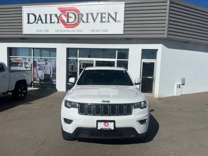 2018 Jeep Grand Cherokee Laredo photo 1