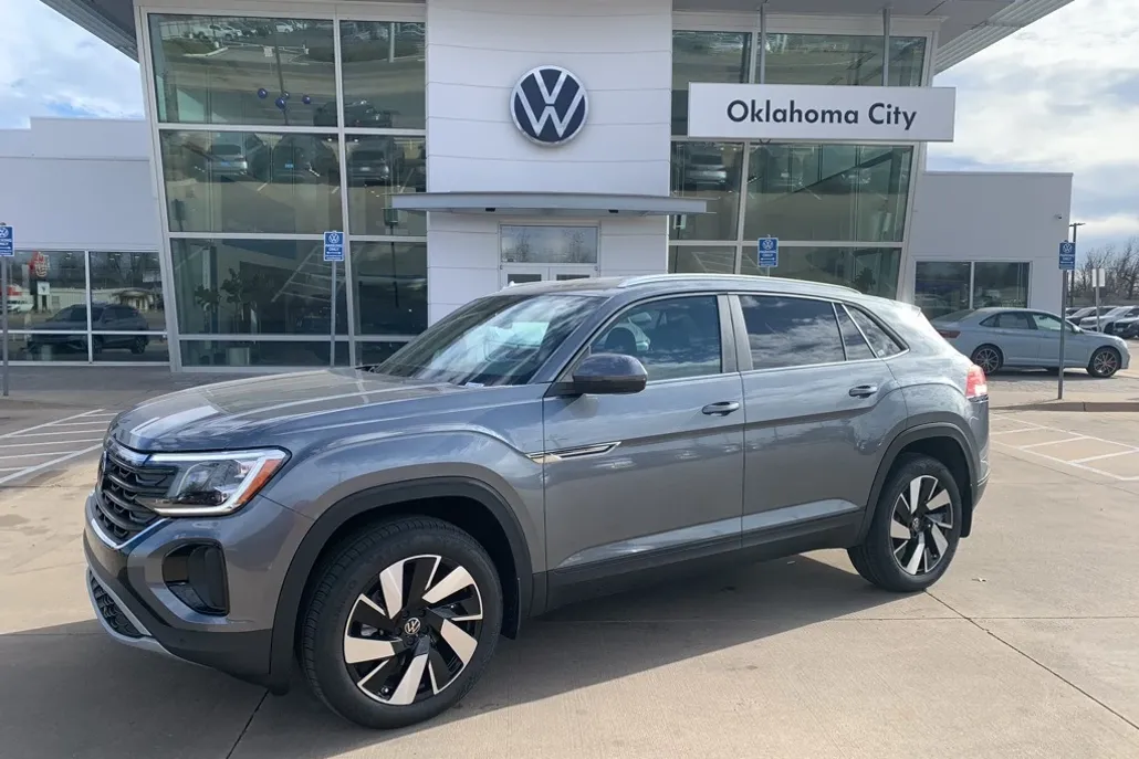 2025 Volkswagen Atlas Cross Sport SE Technology photo 1