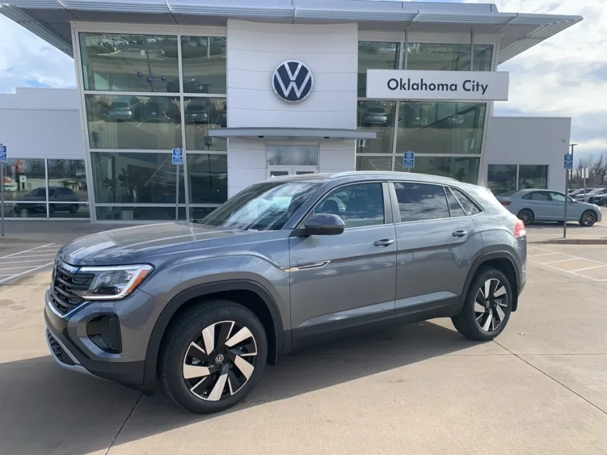 2025 Volkswagen Atlas Cross Sport SE Technology photo 1
