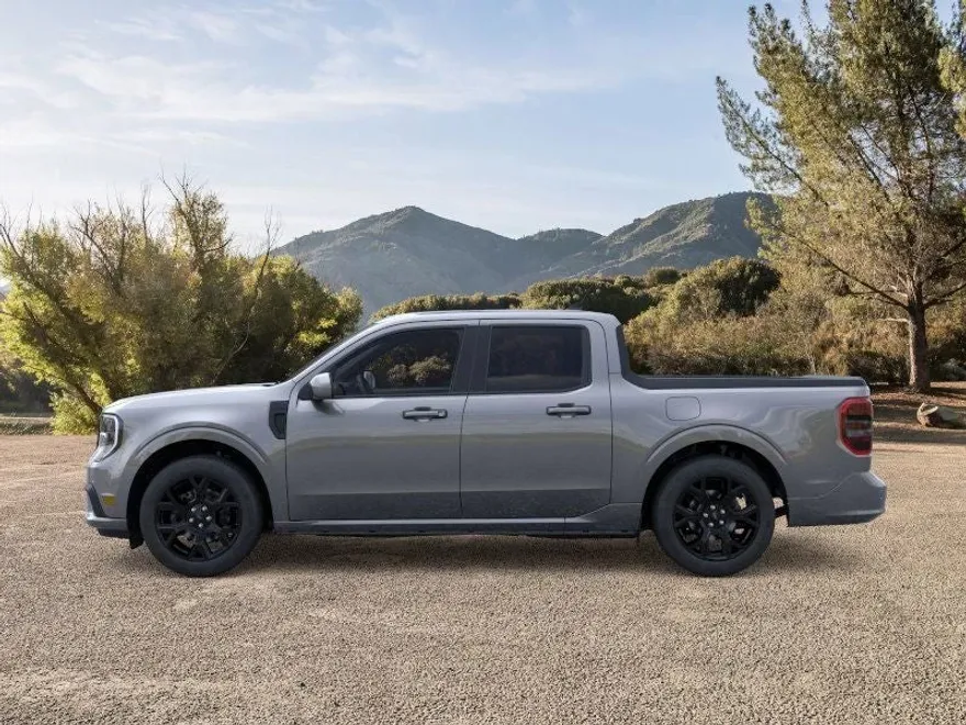 2025 Ford Maverick photo 1