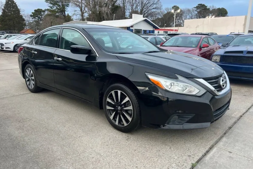 2018 Nissan Altima 2.5 SV photo 1