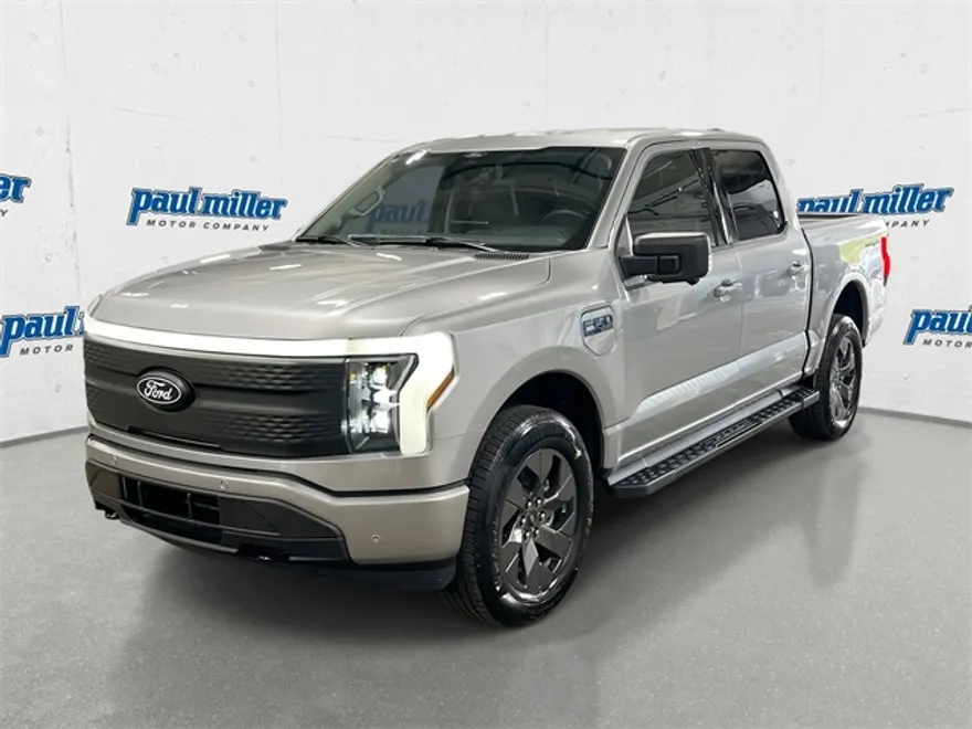 2025 Ford F-150 Lightning photo 1