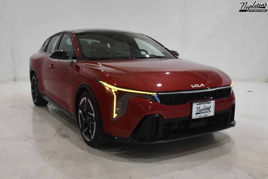 2025 Kia K4 GT-Line photo 1