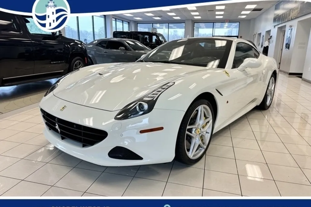 2016 Ferrari California T photo 1