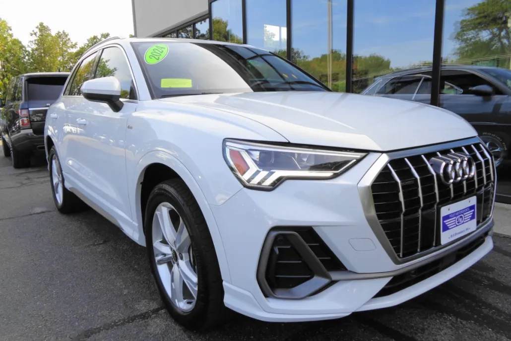 2024 Audi Q3 S line Premium 45 TFSI photo 1